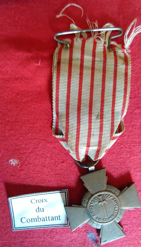 Croix du combattant de Joseph Barbaux - poilu de la guerre 1914/1918 Croix du combattant de Joseph Barbaux - poilu de la guerre 1914/1918
