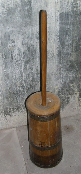 Baratte à beurre à mouvement vertical - années 1930